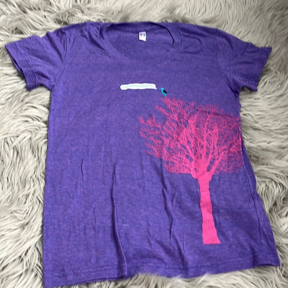 Women’s Dave Matthews Band tour shirt. Never worn. Size medium